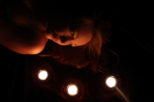 Asmeninė fotosesija žvakių šviesose. Tautvydo fotostudija Vilniuje